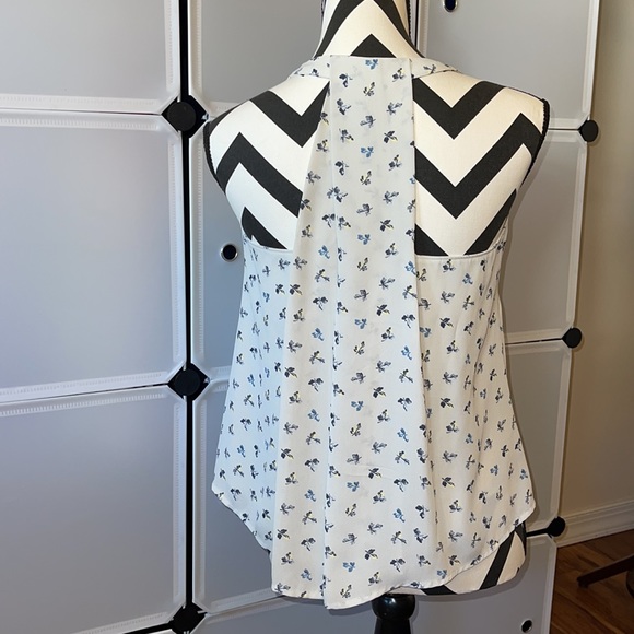 LOFT Light Blue/Gray Chiffon Tank Top - Picture 6 of 12